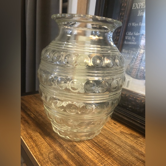 Vintage Clear Glass Vase - Picture 8 of 8